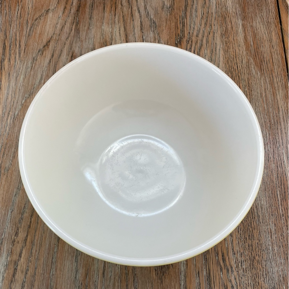 Vintage Pyrex Primary Yellow Nesting Mixing Bowl❤️ - Picture 4 of 8